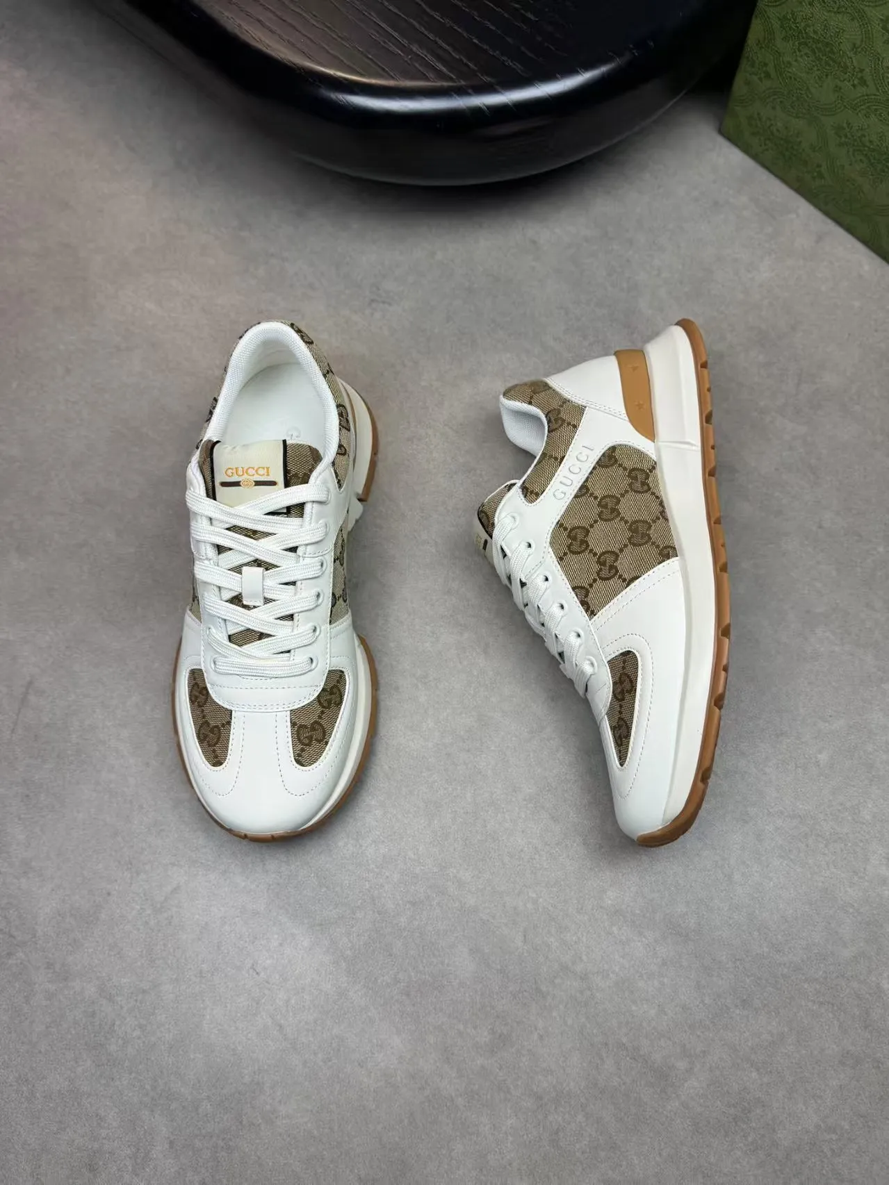 P460 new men's shoes GUCCI [Lightning] latest shoes are shipped. Original quality, fashionable, special materials, sheepskin lining, new packaging. The foot feels super comfortable and the workmanship is impeccable. Size: 38-45